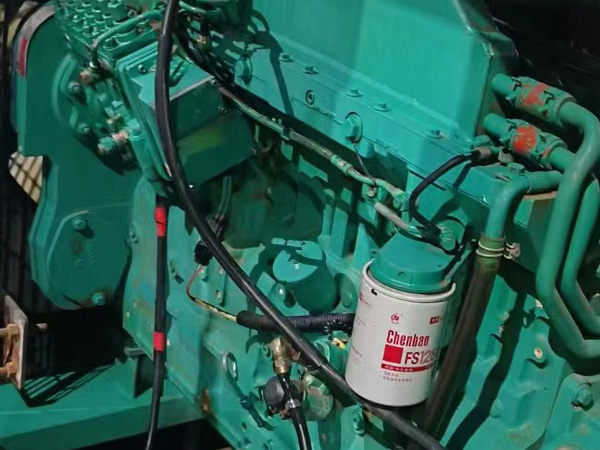 巢湖如何确定新的发电机组控制系统是否与原系统兼容？